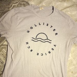 Hollister t shirt